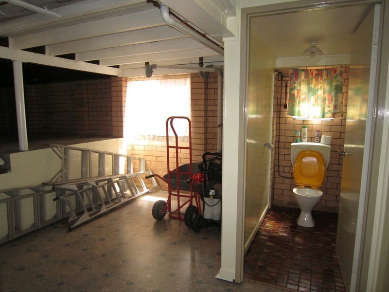 9 Mccosker Street, Riverview QLD 4303