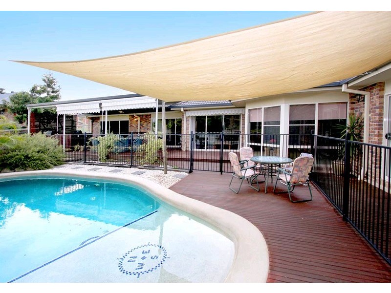 17 Phar Lap Parade, Karalee QLD 4306