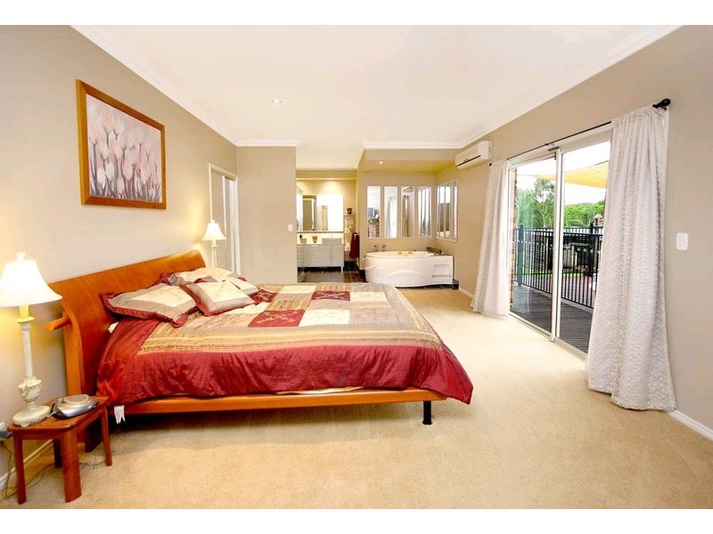 17 Phar Lap Parade, Karalee QLD 4306