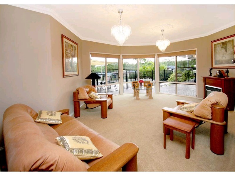 17 Phar Lap Parade, Karalee QLD 4306