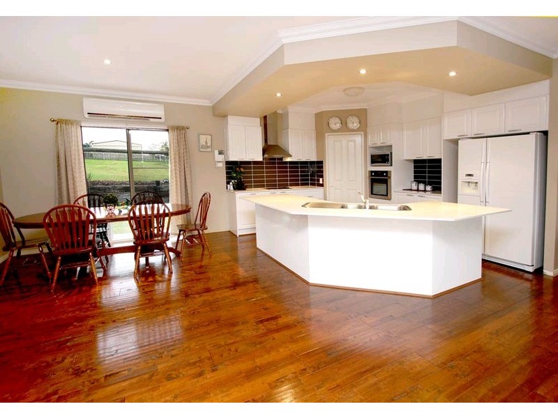 17 Phar Lap Parade, Karalee QLD 4306