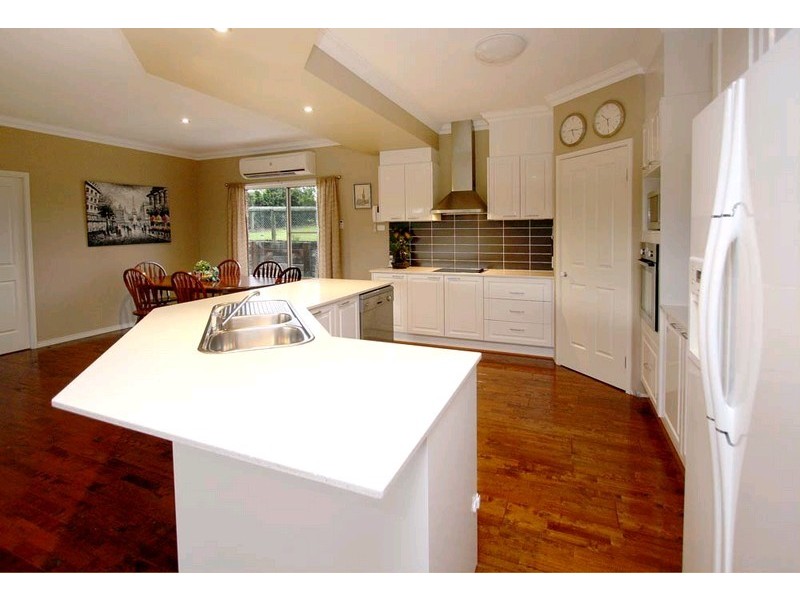 17 Phar Lap Parade, Karalee QLD 4306