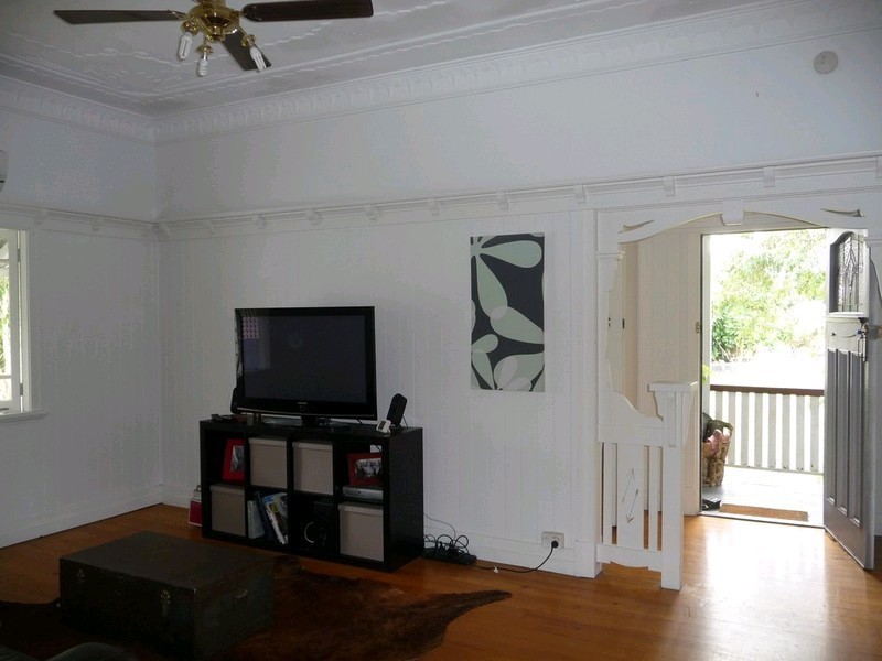 15 Holmes Street, North Ipswich QLD 4305