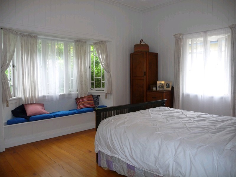 15 Holmes Street, North Ipswich QLD 4305