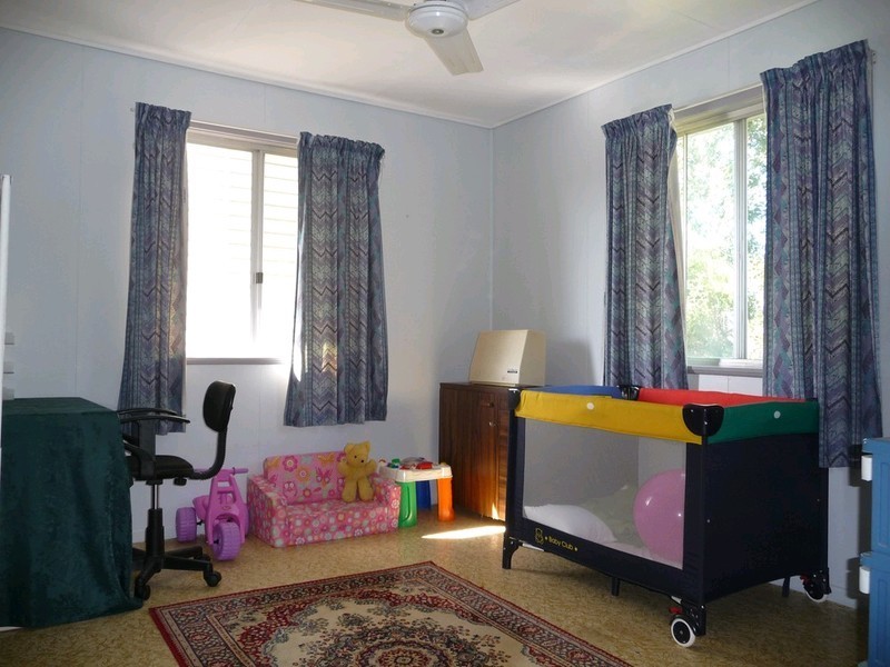 2 Loynes Street, Brassall QLD 4305