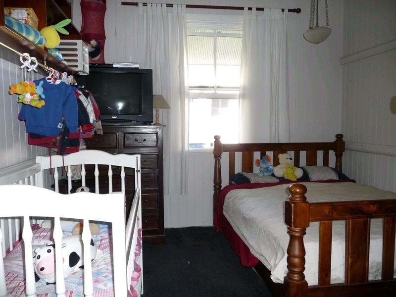 12 Smith  Street, North Ipswich QLD 4305