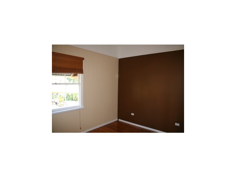 14 Liverpool Street, North Ipswich QLD 4305