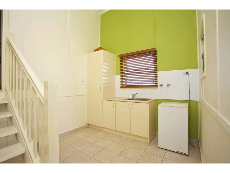 11 Trumpy Street, Silkstone QLD 4304