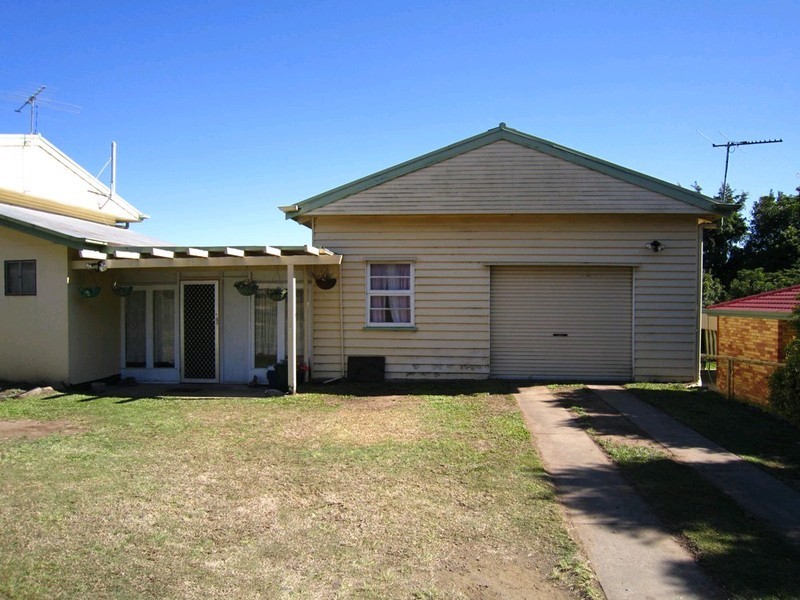 22 River Road, Bundamba QLD 4304