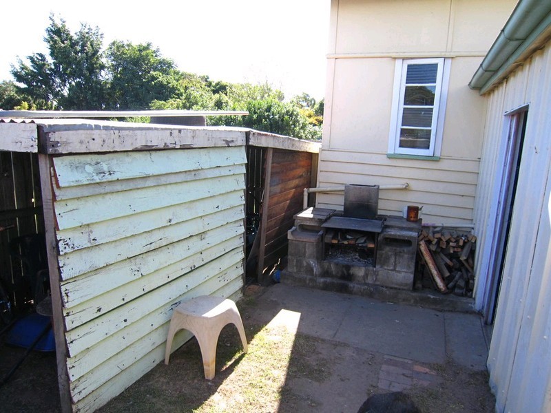 22 River Road, Bundamba QLD 4304