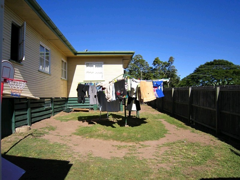 22 River Road, Bundamba QLD 4304