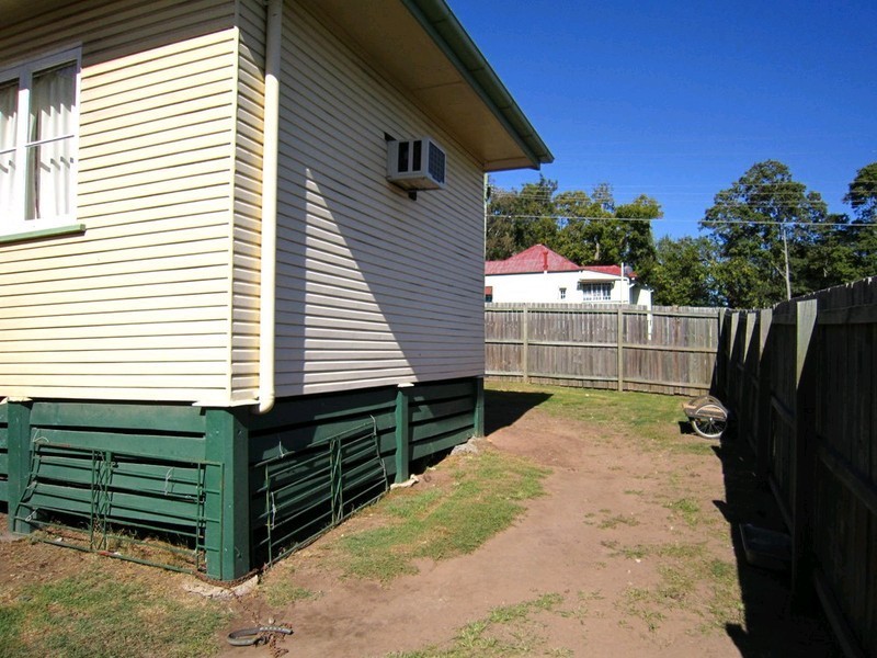 22 River Road, Bundamba QLD 4304