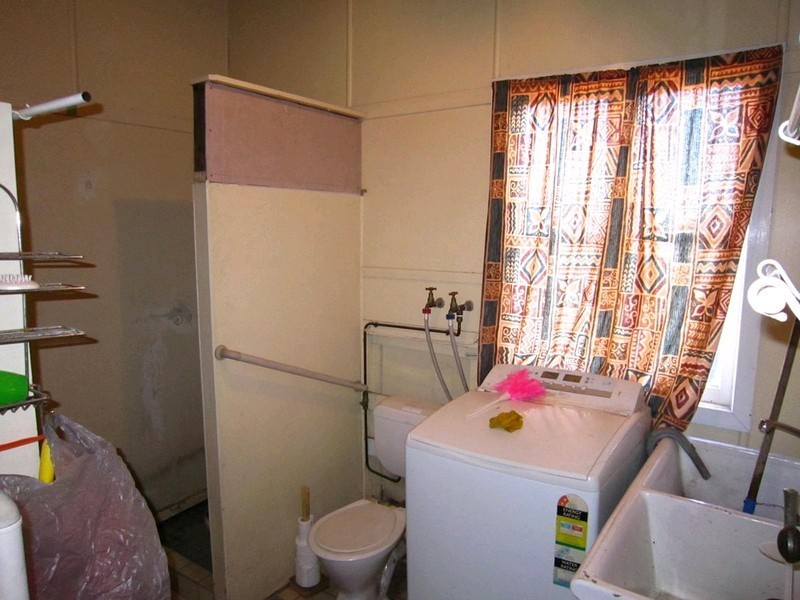 22 River Road, Bundamba QLD 4304