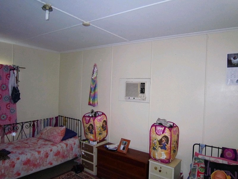 22 River Road, Bundamba QLD 4304