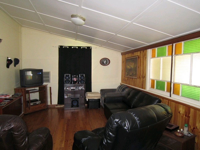 94 Downs Street, North Ipswich QLD 4305