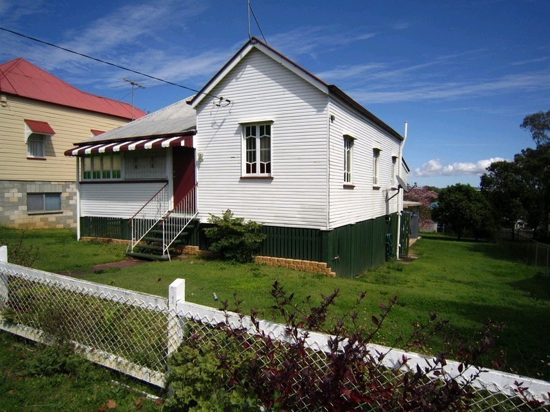 94 Downs Street, North Ipswich QLD 4305