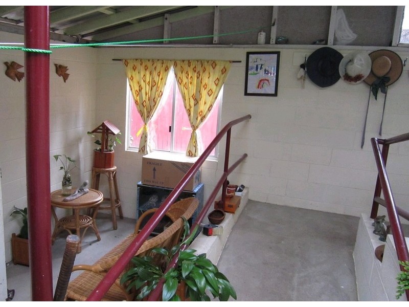 32 Thompson Street, Silkstone QLD 4304