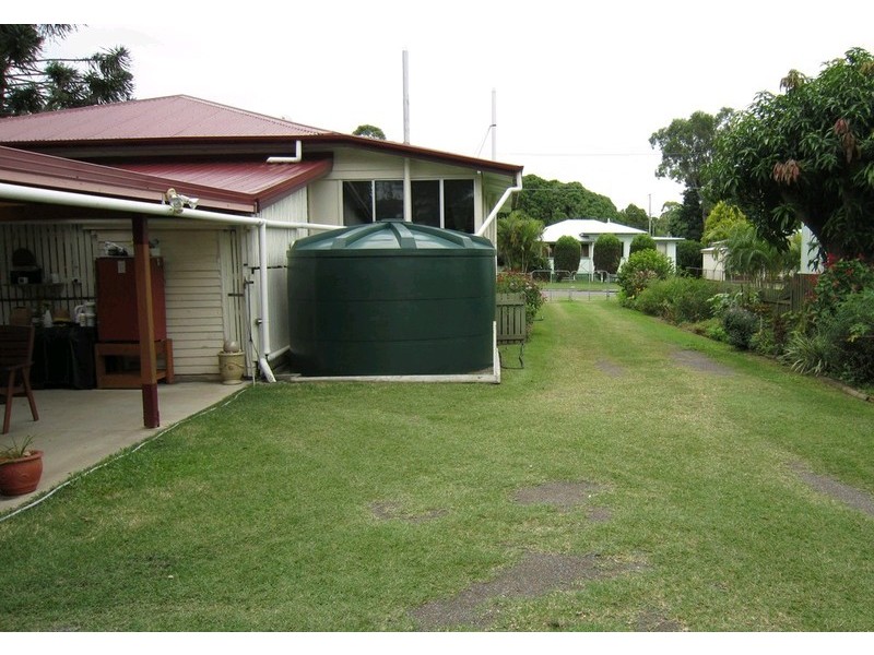 32 Thompson Street, Silkstone QLD 4304