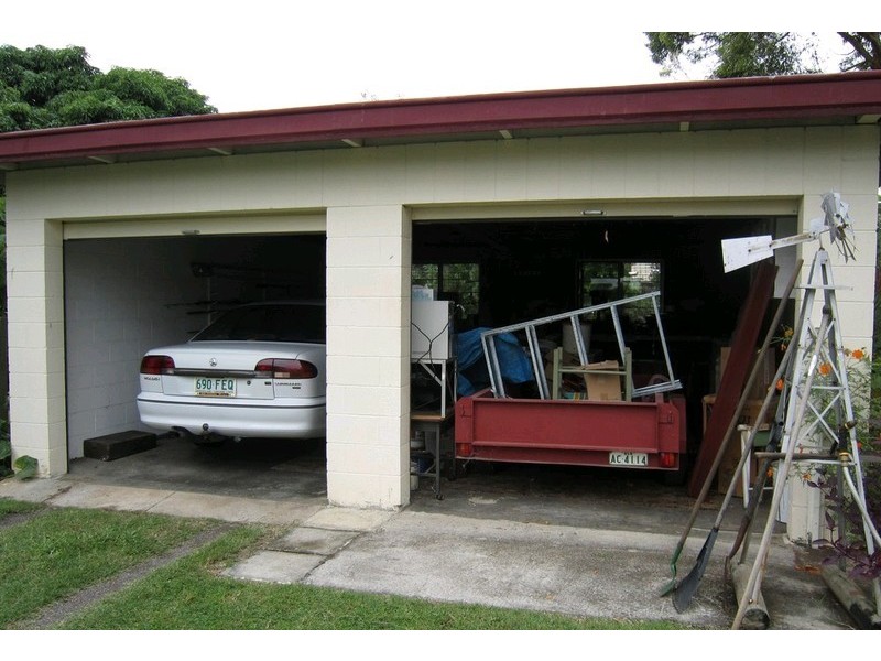 32 Thompson Street, Silkstone QLD 4304