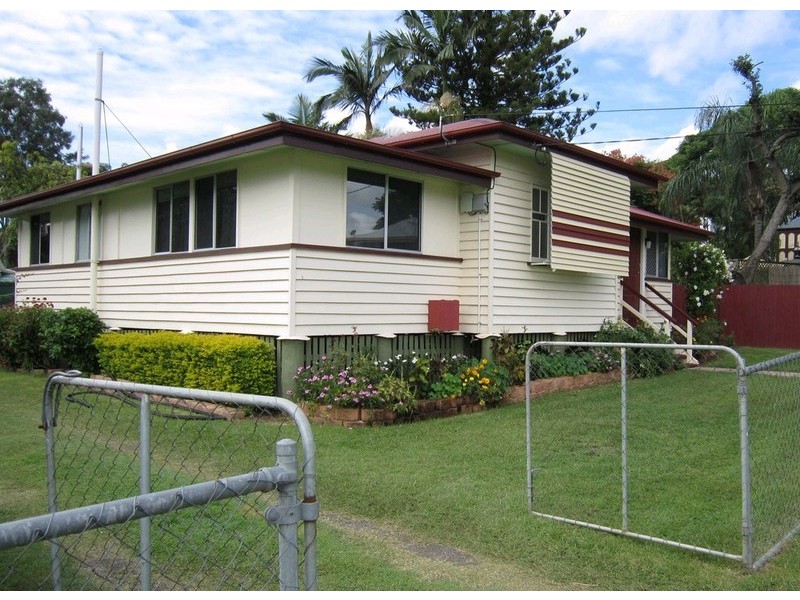 32 Thompson Street, Silkstone QLD 4304