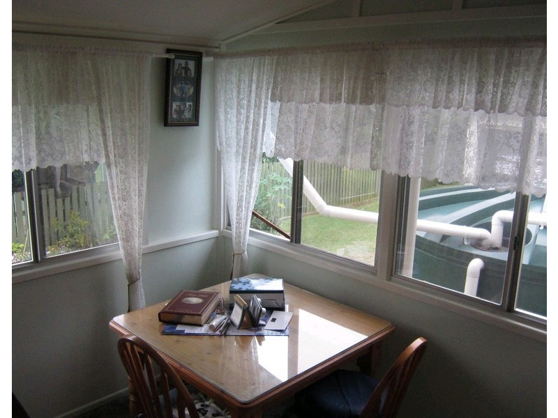 32 Thompson Street, Silkstone QLD 4304