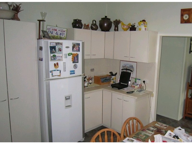 32 Thompson Street, Silkstone QLD 4304