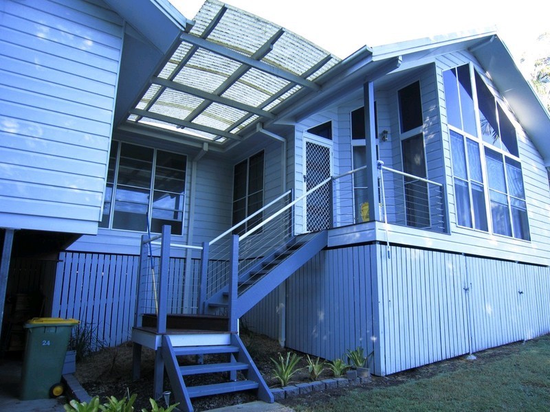 24a Whitehill Road, Newtown QLD 4305