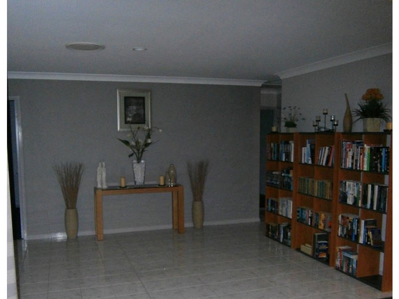 24a Whitehill Road, Newtown QLD 4305