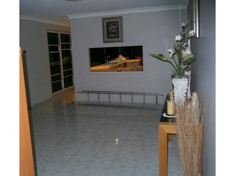 24a Whitehill Road, Newtown QLD 4305