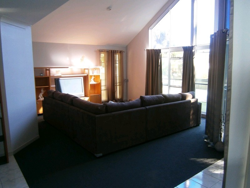 24a Whitehill Road, Newtown QLD 4305