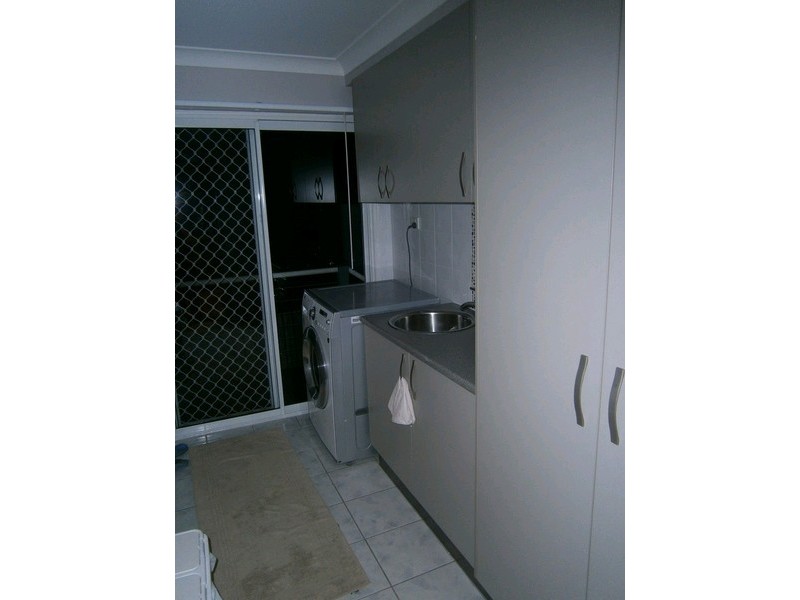 24a Whitehill Road, Newtown QLD 4305