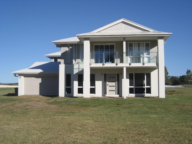 64 President Circle, Karalee QLD 4306