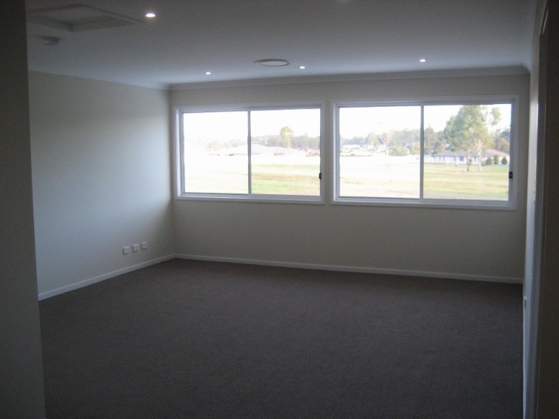 64 President Circle, Karalee QLD 4306