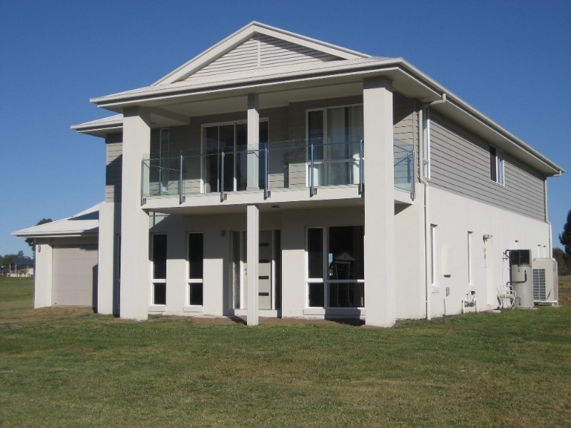 64 President Circle, Karalee QLD 4306