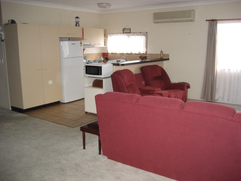 10 Barret Street, Flinders View QLD 4305