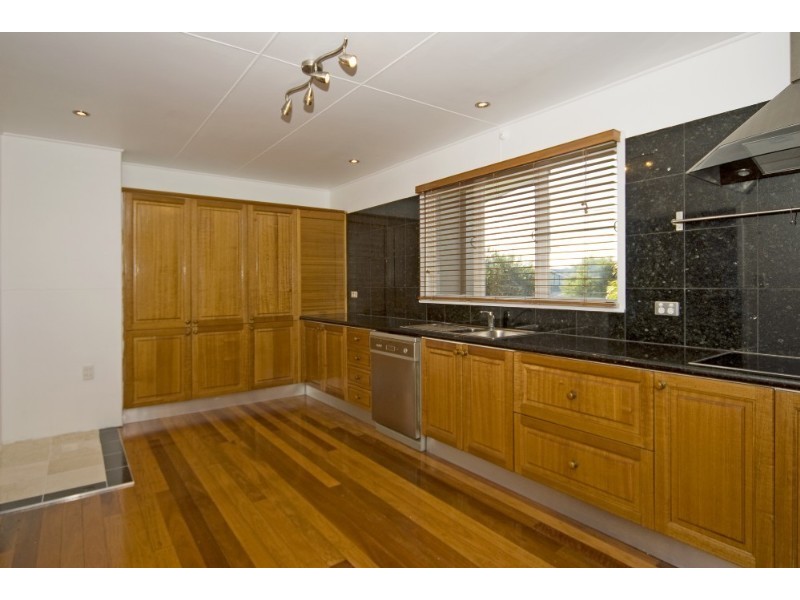 75 Whitehill Road, Eastern Heights QLD 4305