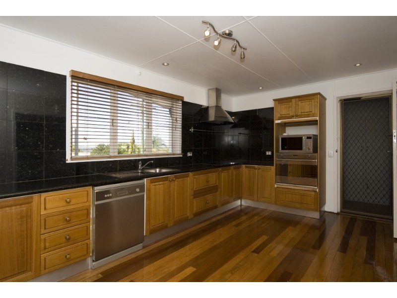 75 Whitehill Road, Eastern Heights QLD 4305