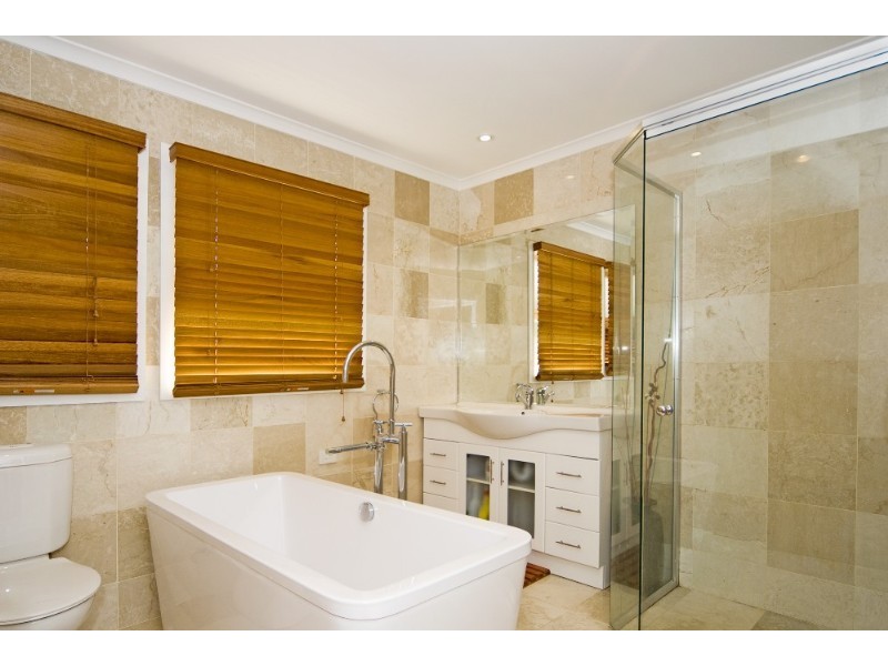 75 Whitehill Road, Eastern Heights QLD 4305