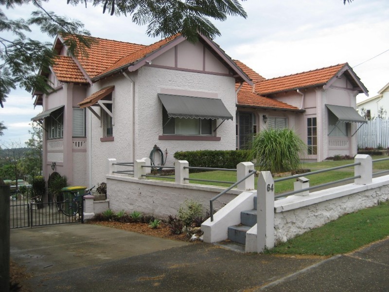 64 Chermside Road, Newtown QLD 4305