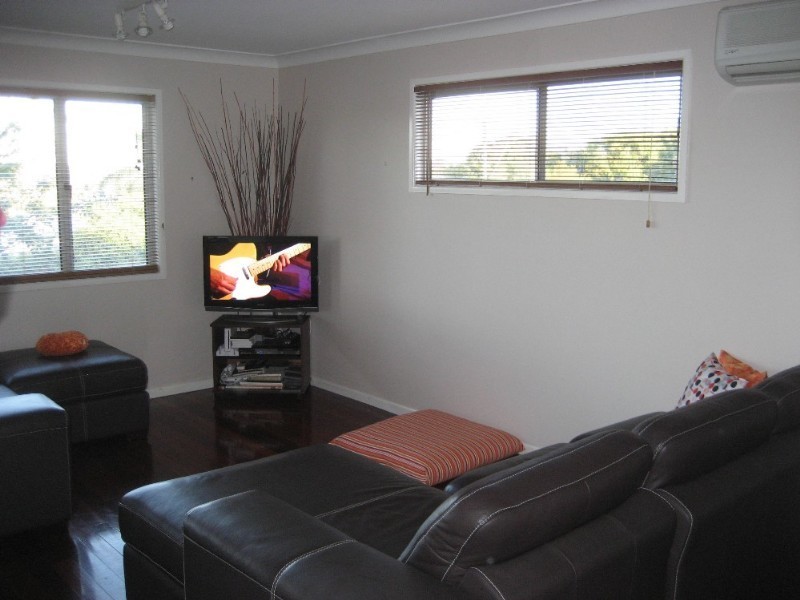 64 Chermside Road, Newtown QLD 4305