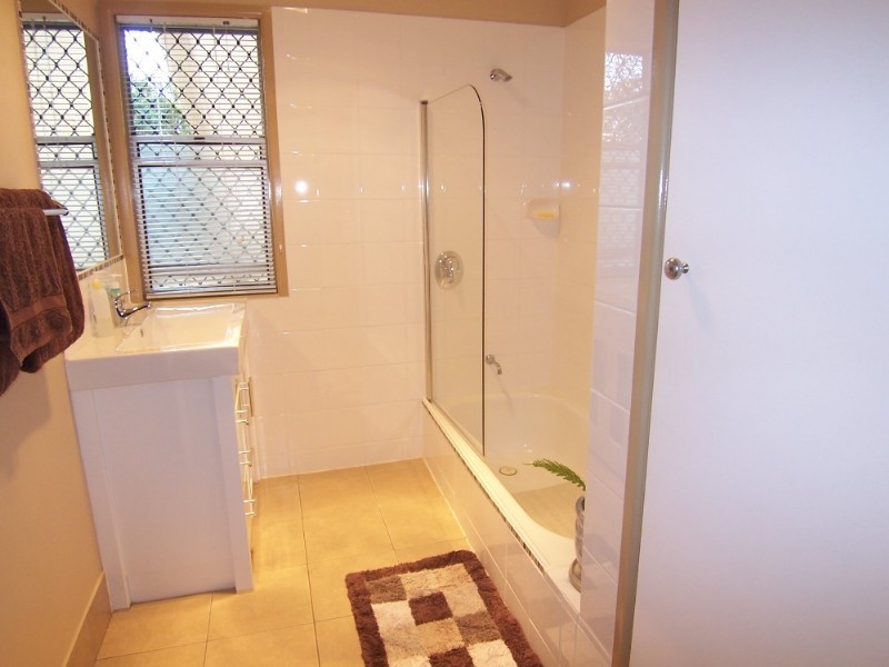 31 Alice Street, Blackstone QLD 4304