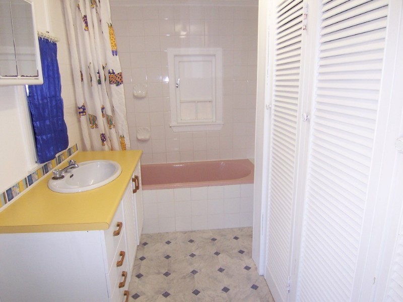 6 William Street, Bundamba QLD 4304
