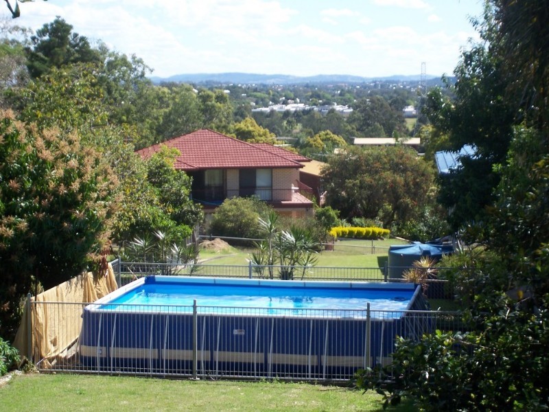 6 William Street, Bundamba QLD 4304