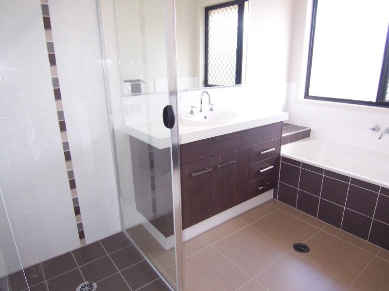 16 Gurners Lane, Karalee QLD 4306