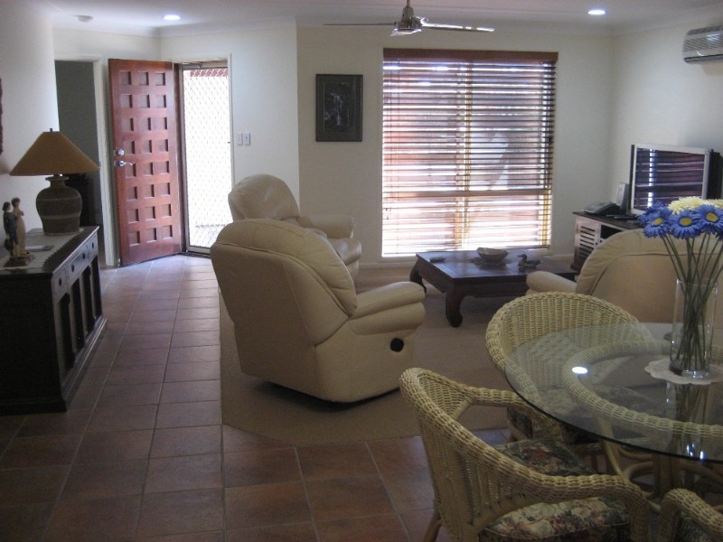 24 Dianthus Place, Flinders View QLD 4305