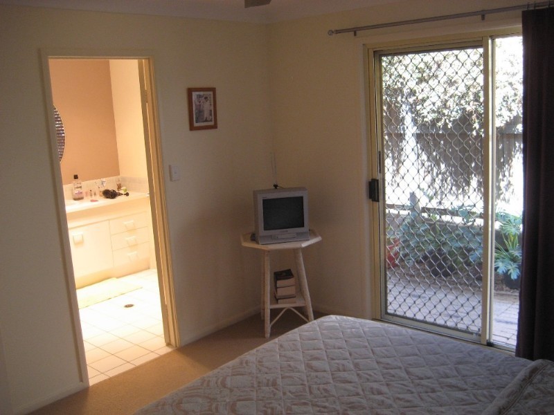 24 Dianthus Place, Flinders View QLD 4305