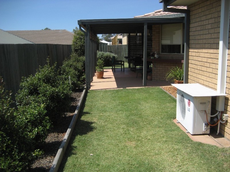 24 Dianthus Place, Flinders View QLD 4305