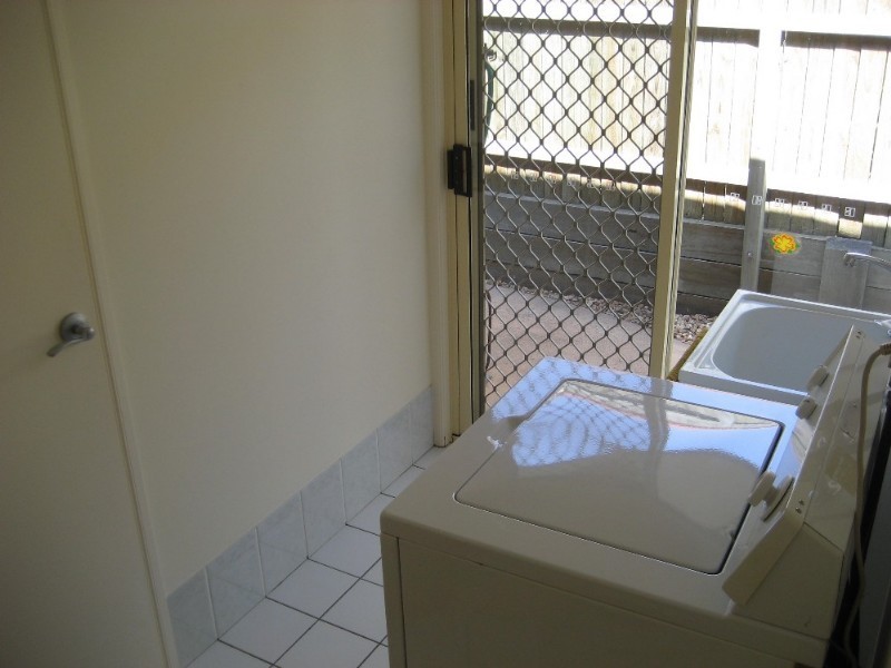 24 Dianthus Place, Flinders View QLD 4305