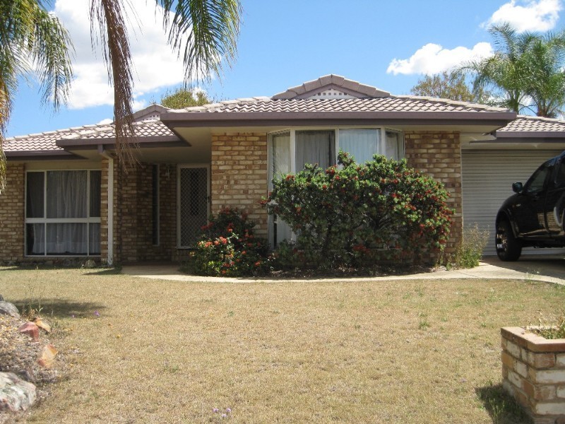 15 Helmsley Court, Yamanto QLD 4305