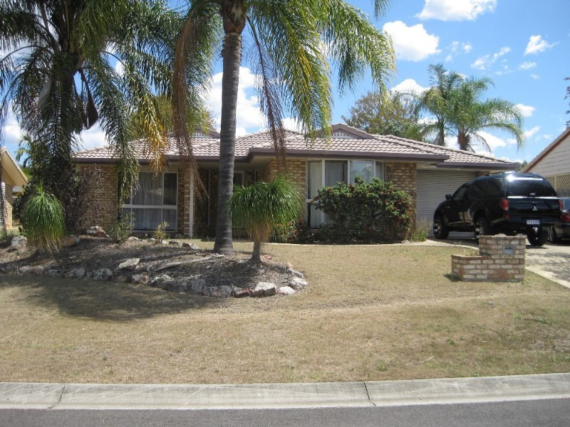 15 Helmsley Court, Yamanto QLD 4305